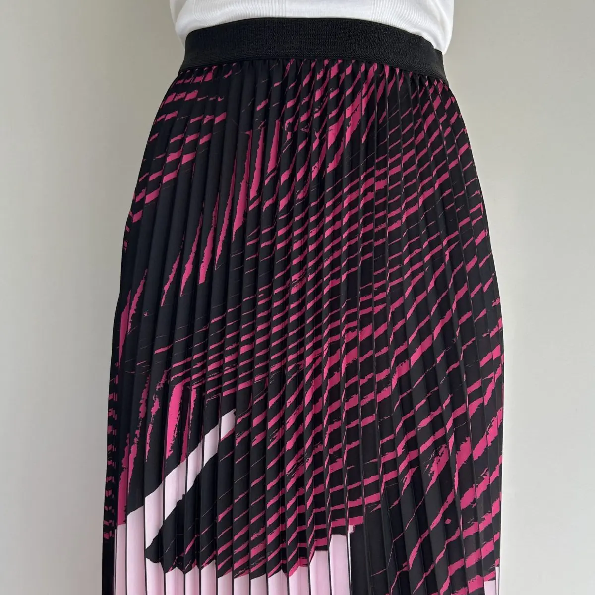 The Others Sunray Pleated Skirt (size S)