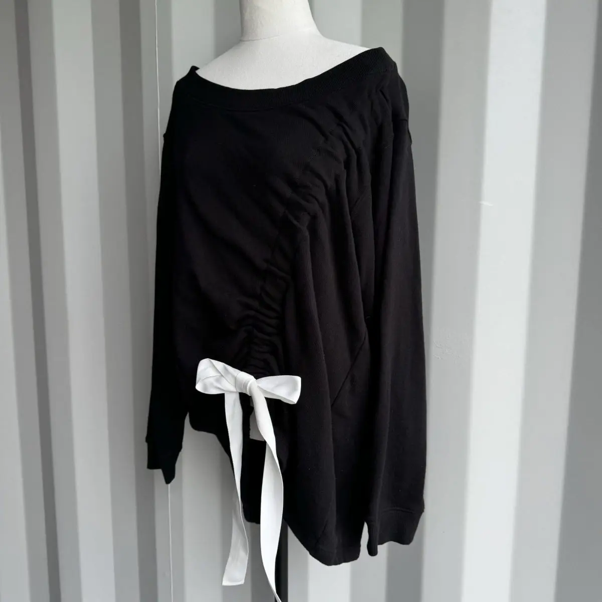 COUNTRY ROAD Black Jumper with Ruching and White Bow