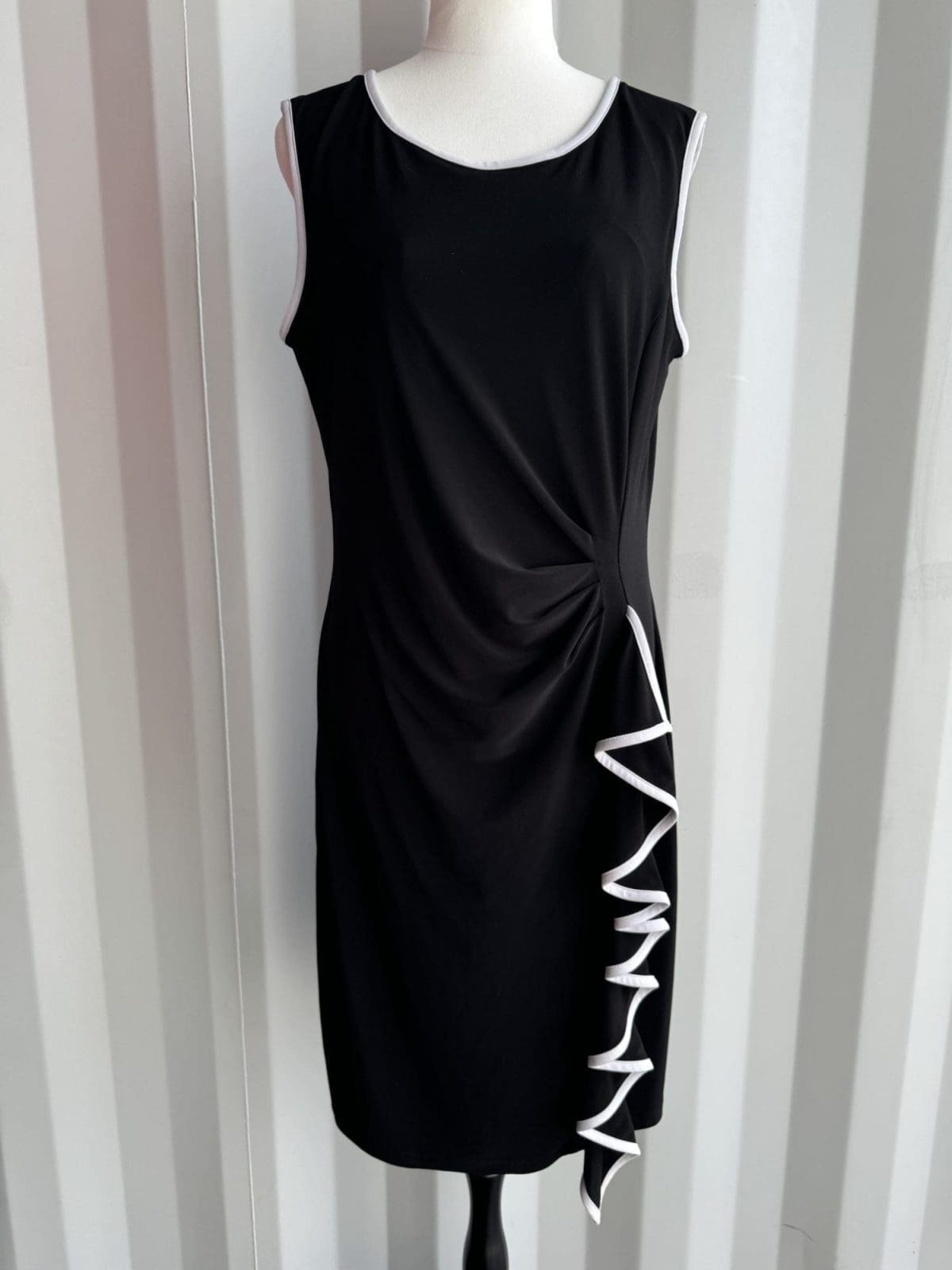 JOSEPH RIBKOFF Stunning Black Dress