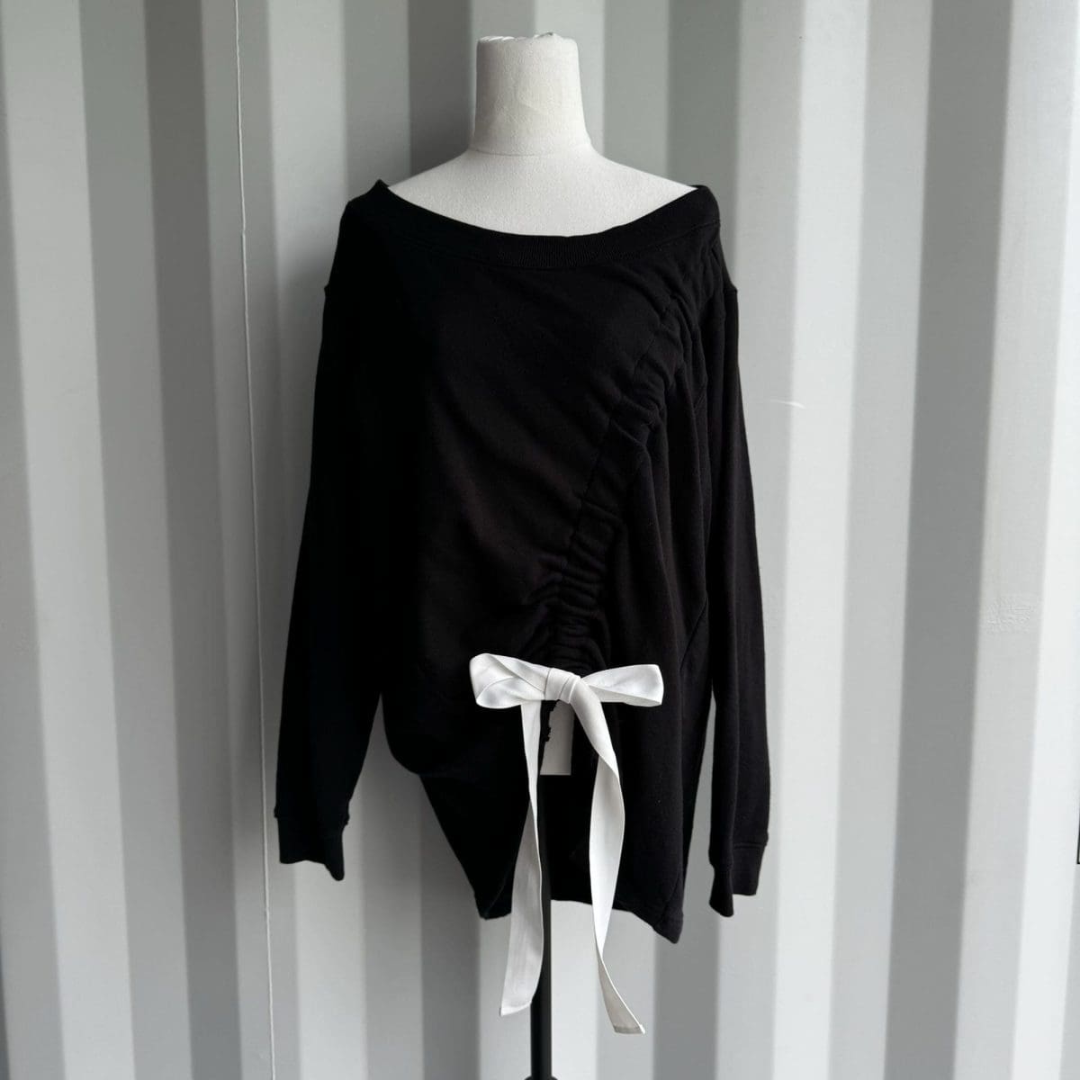 COUNTRY ROAD Black Jumper with Ruching and White Bow