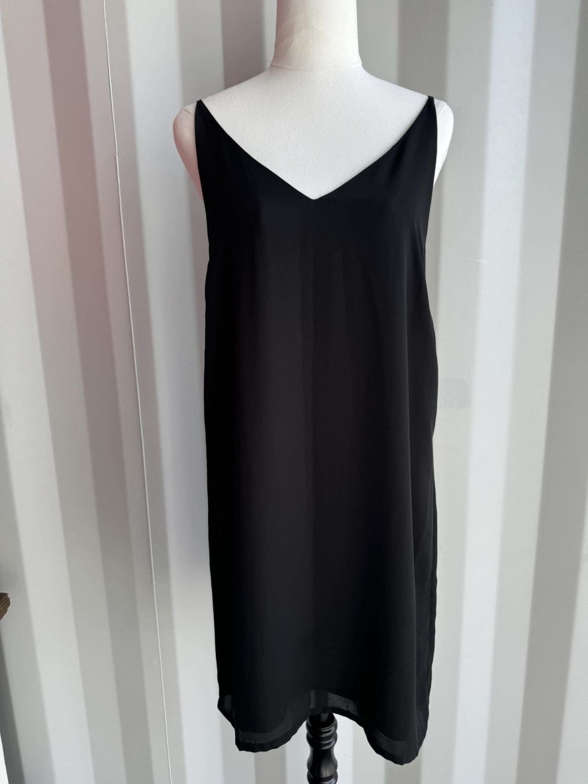 GLASSONS Black Dress