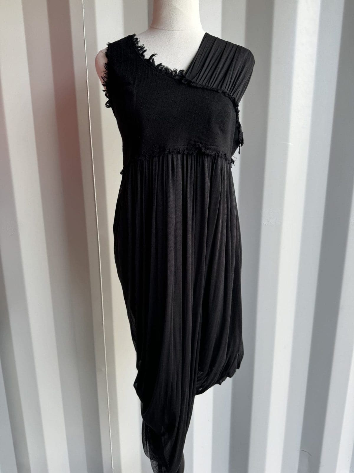 KIRRILY JOHNSTON Black Assymetric Dress