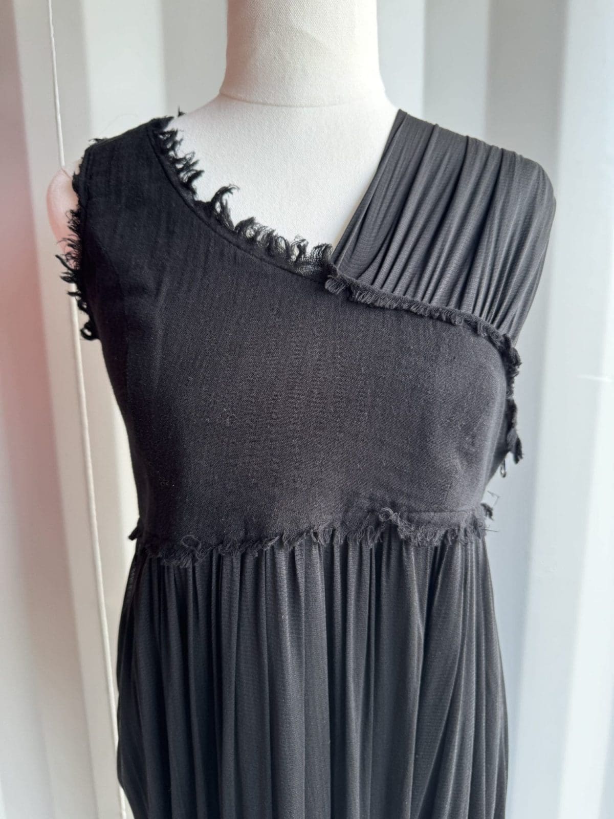 KIRRILY JOHNSTON Black Assymetric Dress