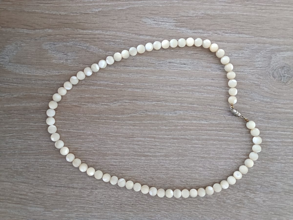 Cream/white necklace