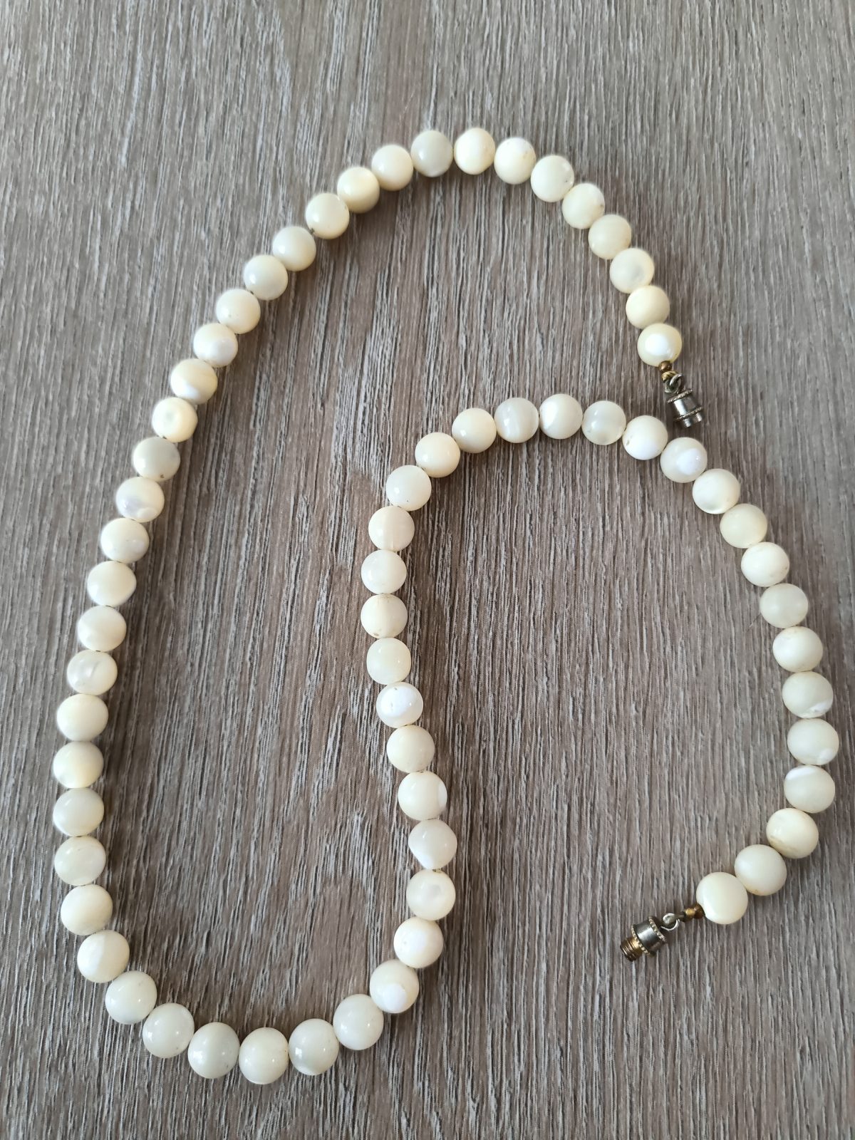 Cream/white necklace