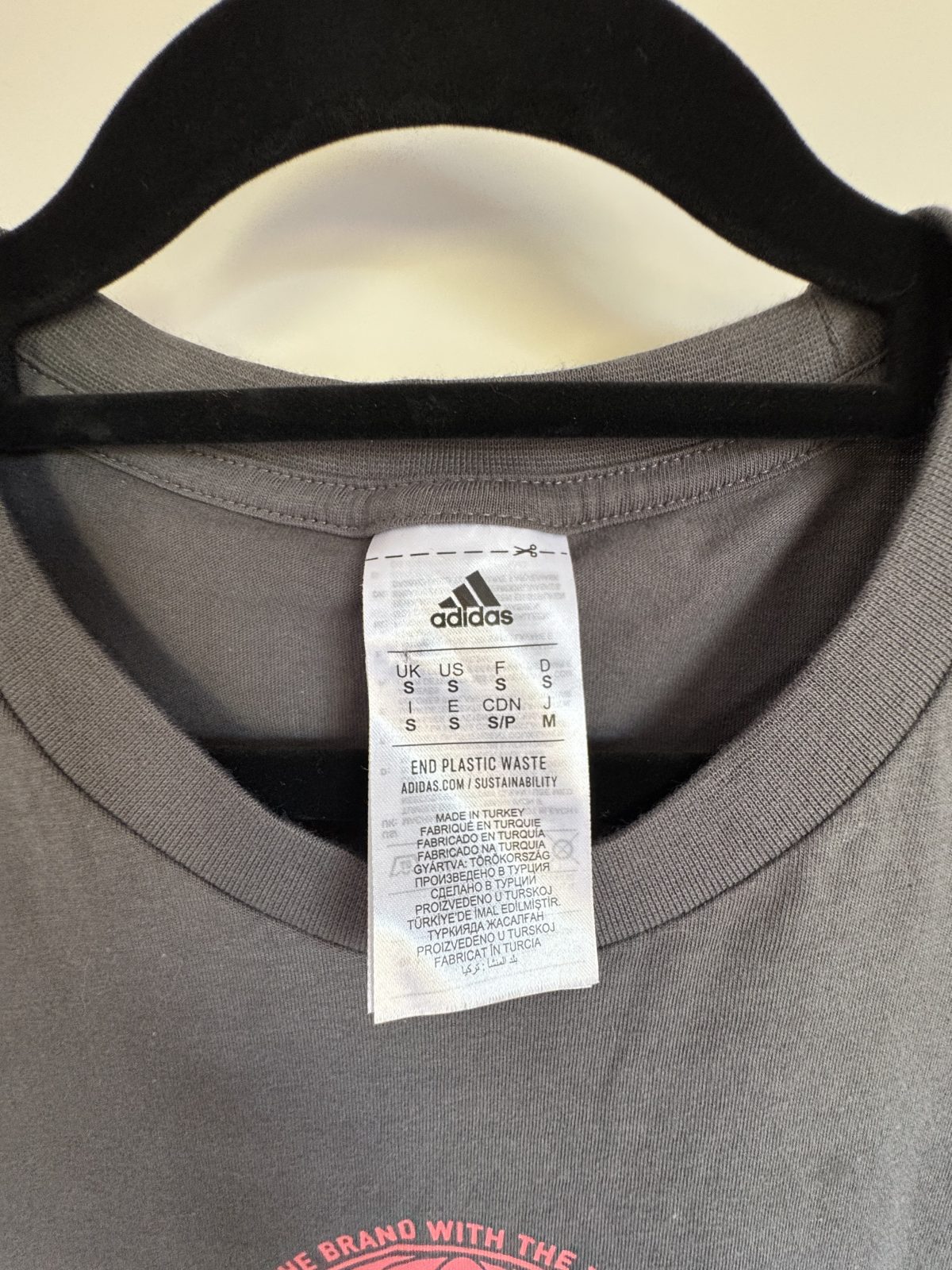 ADIDAS T-shirt